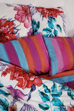 d7247f9b-6daa-49fc-8e4b-75a6e4944b6b